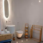 Villa Aguila - *